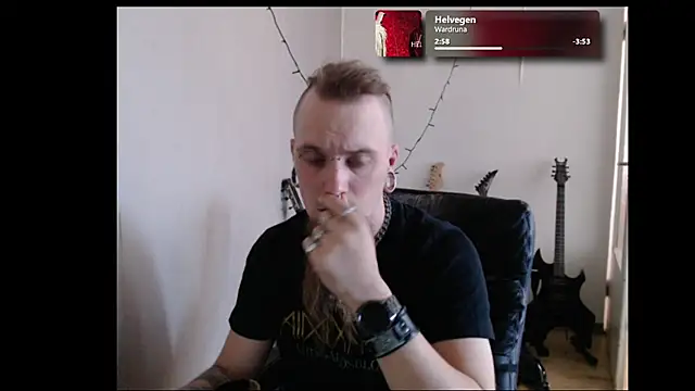 Snapshot of THatRandomMetalHead chatting on 06/12/26, 03:33 THatRandomMetalHead online show from 06/12/26, 03:33