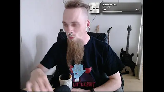 Snapshot of THatRandomMetalHead chatting on 06/15/26, 02:41 THatRandomMetalHead online show from 06/15/26, 02:41