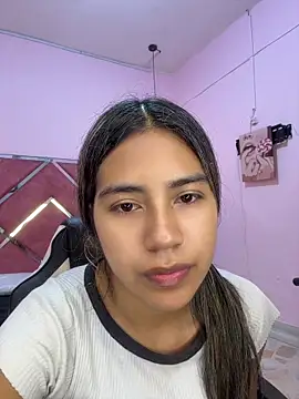 Snapshot of Kimmiebellarie chatting on 04/17/26, 12:19 Kimmiebellarie online show from 04/17/26, 12:19