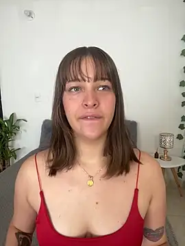 Snapshot of Mari_Rouse chatting on 05/21/26, 12:12 Mari Rouse online show from 05/21/26, 12:12