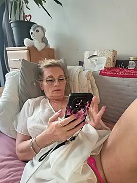 Blond lady czech online show from 07/08/26, 05:28