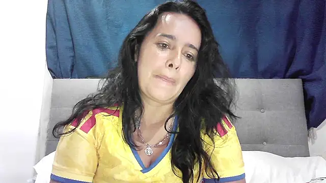 Estefany-magic online show from 07/04/26, 03:56