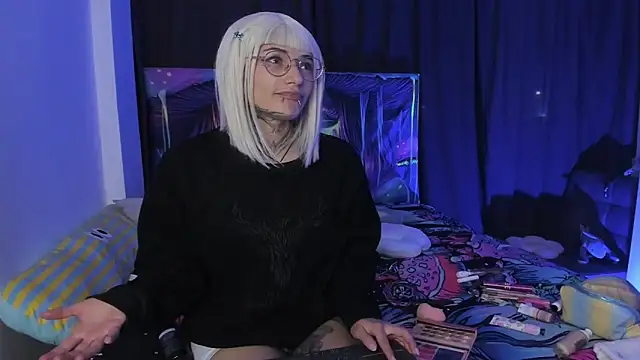 Snapshot of vibre__ chatting on 04/19/26, 08:46 vibre online show from 04/19/26, 08:46