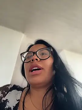 Snapshot of Iam-sophia27 chatting on 06/05/26, 03:29 Iam-sophia27 online show from 06/05/26, 03:29
