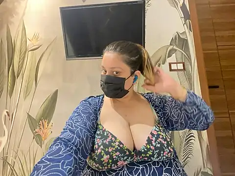Snapshot of kavyasingh36 chatting on 05/16/26, 01:13 kavyasingh36 online show from 05/16/26, 01:13