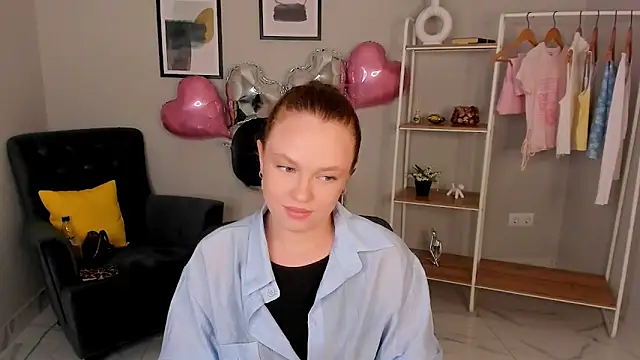Snapshot of Kira_Lemos chatting on 06/09/26, 11:55 Kira Lemos online show from 06/09/26, 11:55