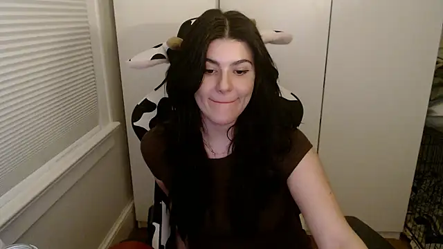 Snapshot of cassiealvarez chatting on 04/23/26, 01:51 cassiealvarez online show from 04/23/26, 01:51