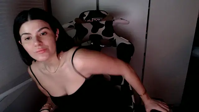 Snapshot of cassiealvarez chatting on 05/01/26, 01:43 cassiealvarez online show from 05/01/26, 01:43