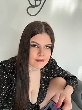 Snapshot of AmeliaBronze chatting on 04/29/26, 02:04 AmeliaBronze online show from 04/29/26, 02:04