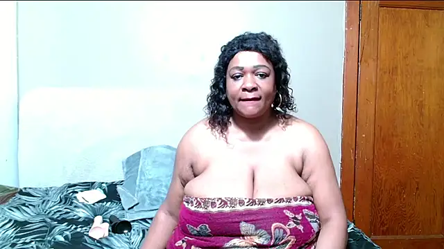 BUSTYQUEEN56  online show from 07/14/26, 11:05