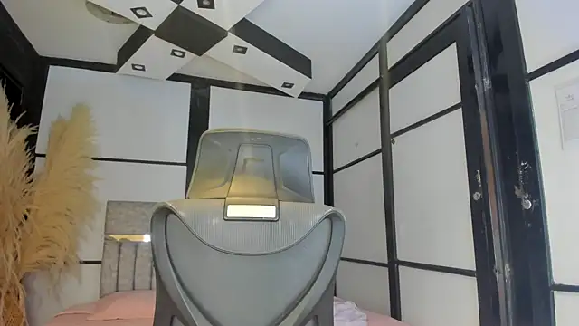 Snapshot of DeboraCopper_ chatting on 04/14/26, 12:38 DeboraCopper online show from 04/14/26, 12:38
