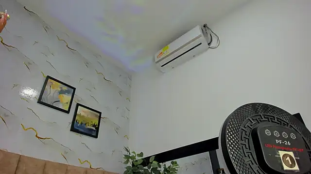 Snapshot of Candicewayne chatting on 06/11/26, 10:46 Candicewayne online show from 06/11/26, 10:46