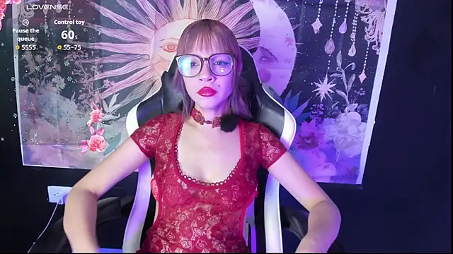 Snapshot of LaxiViolet chatting on 07/03/26, 08:15 LaxiViolet online show from 07/03/26, 08:15