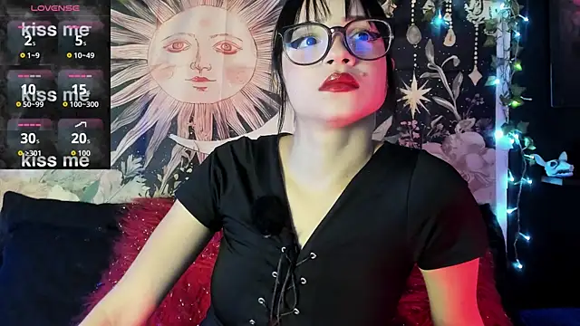 Snapshot of LaxiViolet chatting on 07/31/26, 04:06 LaxiViolet online show from 07/31/26, 04:06