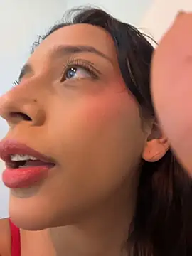 Snapshot of milakitti chatting on 05/09/26, 12:16 milakitti online show from 05/09/26, 12:16