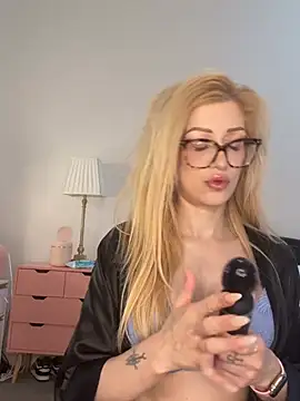 darkglitter26 online show from 07/10/26, 10:40