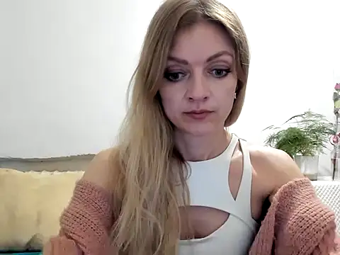 Snapshot of Severina7 chatting on 06/05/26, 07:52 Severina7 online show from 06/05/26, 07:52