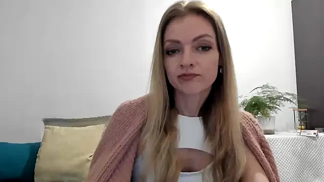 Snapshot of Severina7 chatting on 06/15/26, 06:32 Severina7 online show from 06/15/26, 06:32