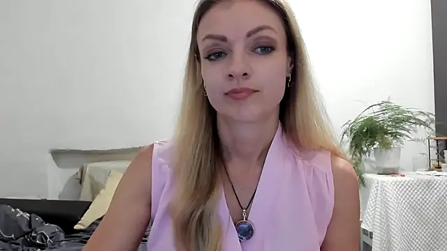 Snapshot of Severina7 chatting on 07/18/26, 05:28 Severina7 online show from 07/18/26, 05:28