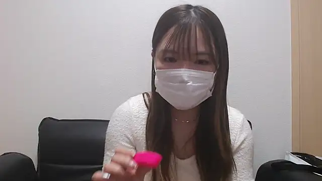 Snapshot of MOKAchann chatting on 04/17/26, 06:27 MOKAchann online show from 04/17/26, 06:27