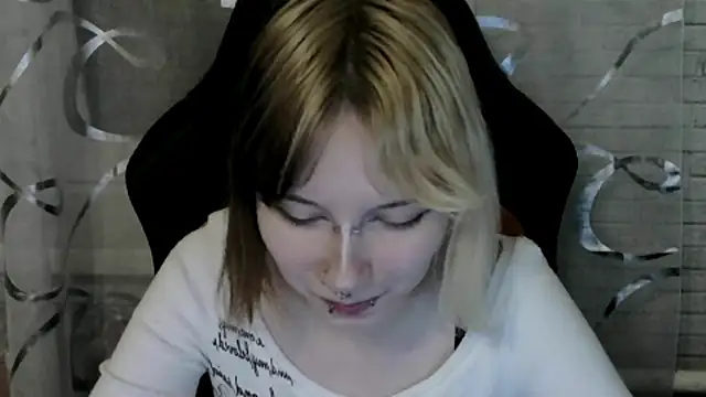 Snapshot of Vi_Nika chatting on 04/19/26, 06:10 Vi Nika online show from 04/19/26, 06:10