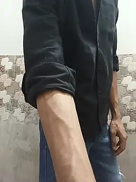 Snapshot of itsmemadhu2019 chatting on 05/18/26, 02:01 itsmemadhu2019 online show from 05/18/26, 02:01