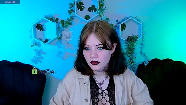 Snapshot of nikki_kiss_ chatting on 06/12/26, 08:35 nikki kiss online show from 06/12/26, 08:35