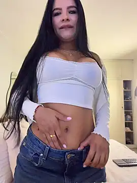 Snapshot of Elara_Luxe chatting on 06/06/26, 10:58 Elara Luxe online show from 06/06/26, 10:58