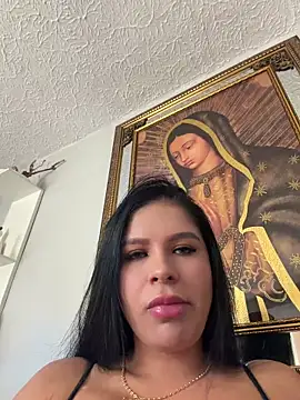 Elara Luxe online show from 07/19/26, 04:11