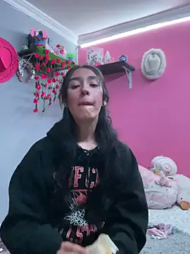 NickieCute- online show from 06/10/26, 01:39