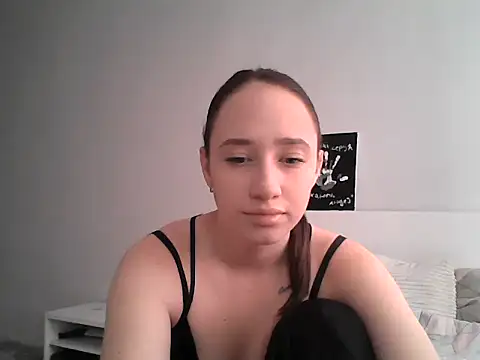 Snapshot of DarkMirel chatting on 05/24/26, 12:32 DarkMirel online show from 05/24/26, 12:32