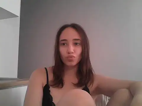 Snapshot of DarkMirel chatting on 06/23/26, 12:47 DarkMirel online show from 06/23/26, 12:47