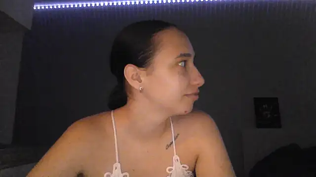 Snapshot of DarkMirel chatting on 07/19/26, 03:05 DarkMirel online show from 07/19/26, 03:05