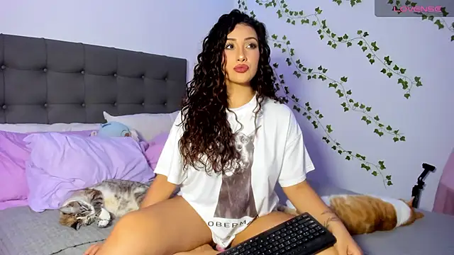 Charlotte james1 online show from 07/11/26, 01:52
