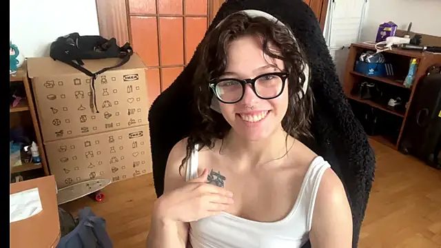 Snapshot of PillowPeachX chatting on 06/03/26, 06:38 PillowPeachX online show from 06/03/26, 06:38