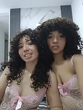 Chloe and Violeta online show from 08/09/26, 03:23