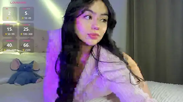 Snapshot of holly444_ chatting on 06/04/26, 04:51 holly444 online show from 06/04/26, 04:51