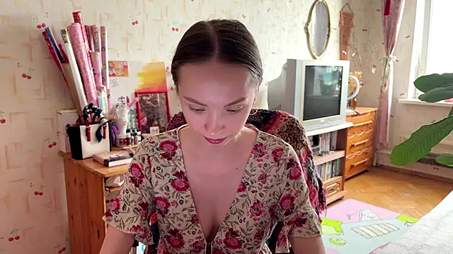AdriannaBill online show from 06/07/26, 04:00