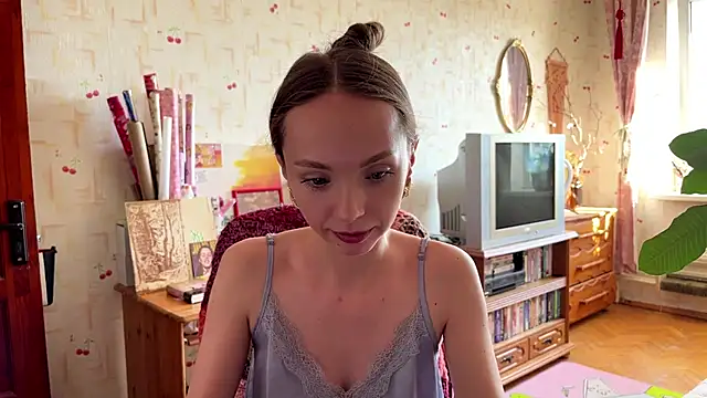 AdriannaBill online show from 06/18/26, 03:05