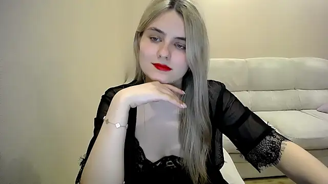 Snapshot of _shy_sabrina__ chatting on 04/20/26, 08:32 shy sabrina online show from 04/20/26, 08:32