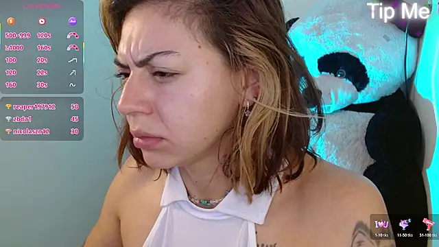 Snapshot of aprildumont chatting on 05/02/26, 02:55 aprildumont online show from 05/02/26, 02:55