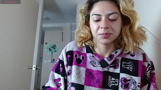 aprildumont online show from 07/11/26, 12:19