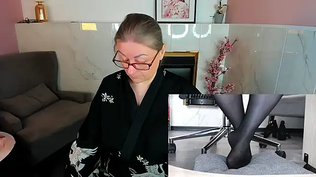 Alexandra Kind online show from 06/16/26, 01:47