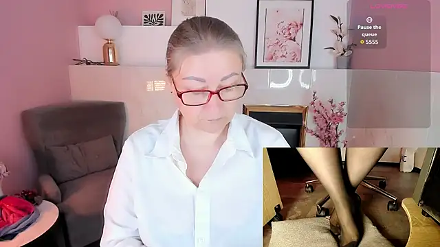 Alexandra Kind online show from 07/16/26, 08:37