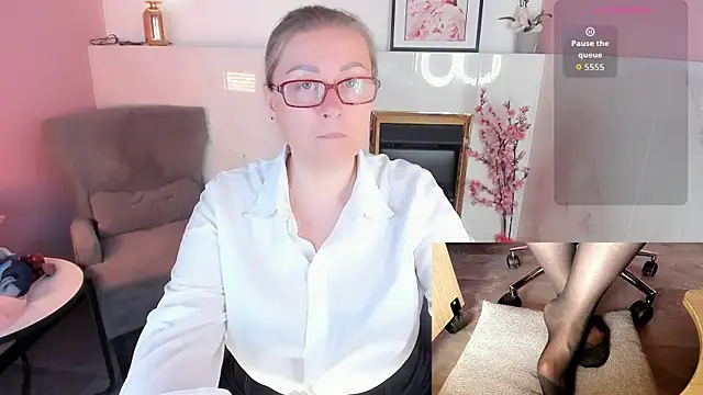 Alexandra Kind online show from 07/17/26, 08:46