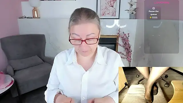 Alexandra Kind online show from 07/21/26, 08:33