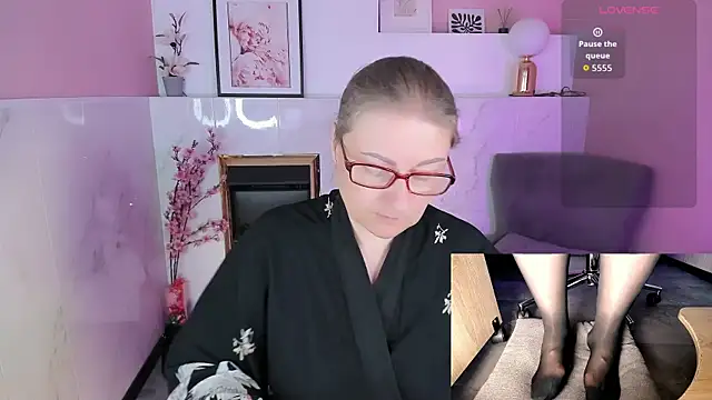 Alexandra Kind online show from 07/24/26, 08:51