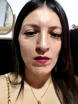 Snapshot of tina_sussy chatting on 06/13/26, 02:04 tina sussy online show from 06/13/26, 02:04