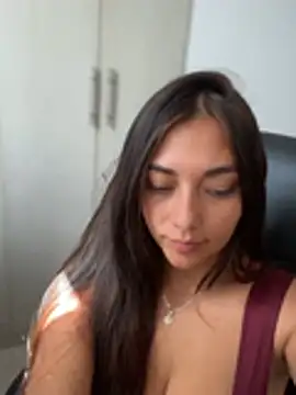 Snapshot of Chloe_Candy_ chatting on 05/18/26, 02:45 Chloe Candy online show from 05/18/26, 02:45