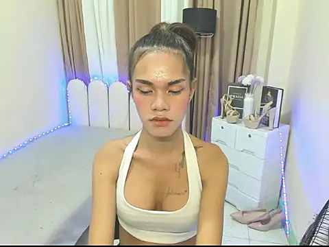 Snapshot of Seductive_aliyah chatting on 06/05/26, 06:24 Seductive aliyah online show from 06/05/26, 06:24